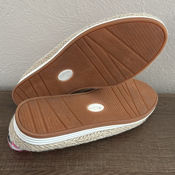 Comfortview Women's The Spencer Slip On Flat Tropical Hawaiian Floral 12 Wide - Picture 10 of 10